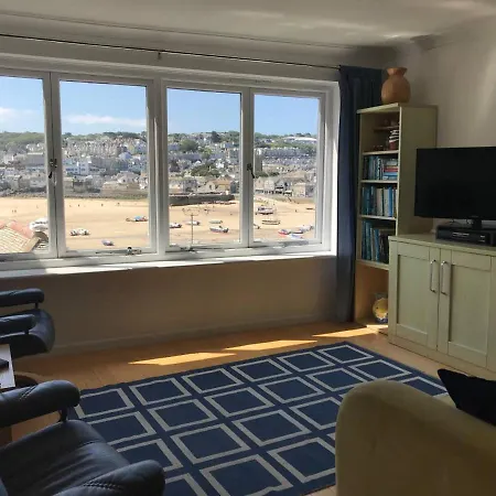 Porthgwel; A With Truly Breathtaking Views Holiday home *